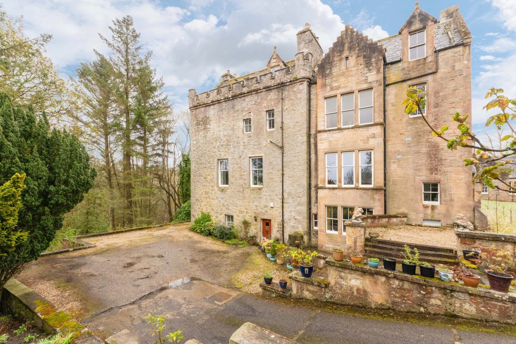 2BridgeCastleHouse04.jpg