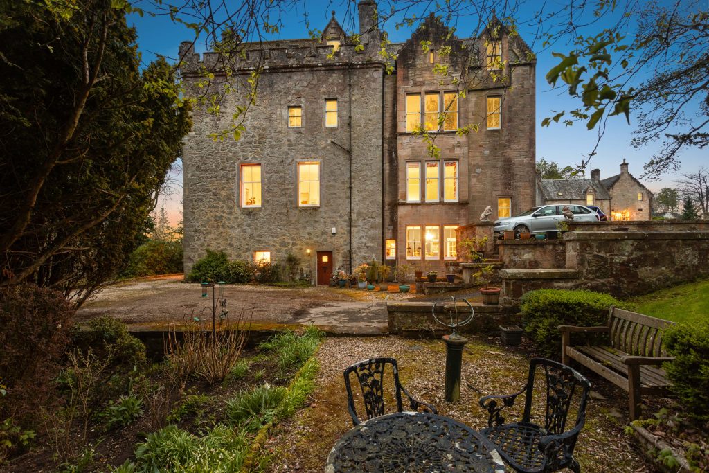 2BridgeCastleHouse47.jpg
