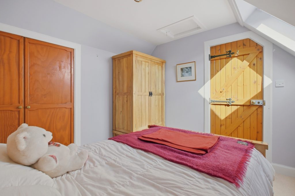 24_old_school_house_022.jpg